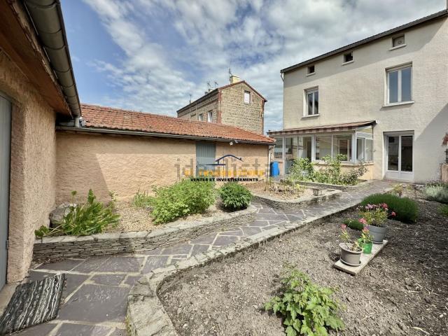 Maison, Saint Priest en Jarez