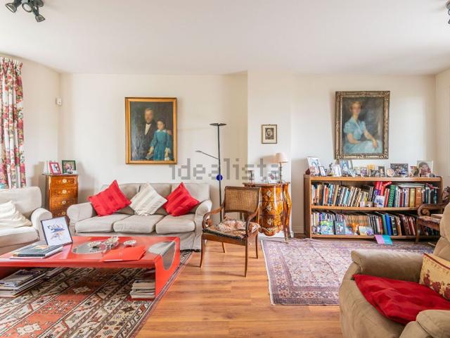 Maison, Ville d&apos Avray