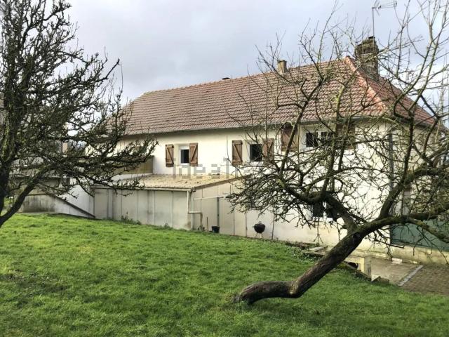 Maison, Ville devant Chaumont