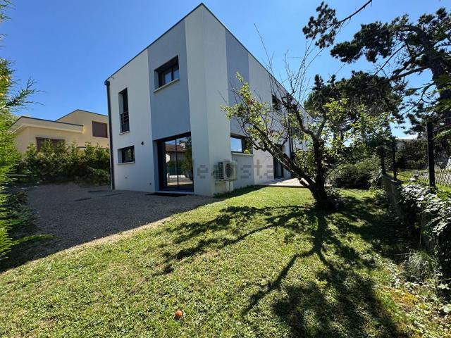 Maison, Ville la Grand