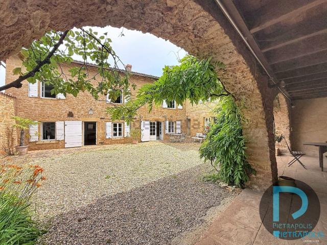 Maison, Ville sur Jarnioux