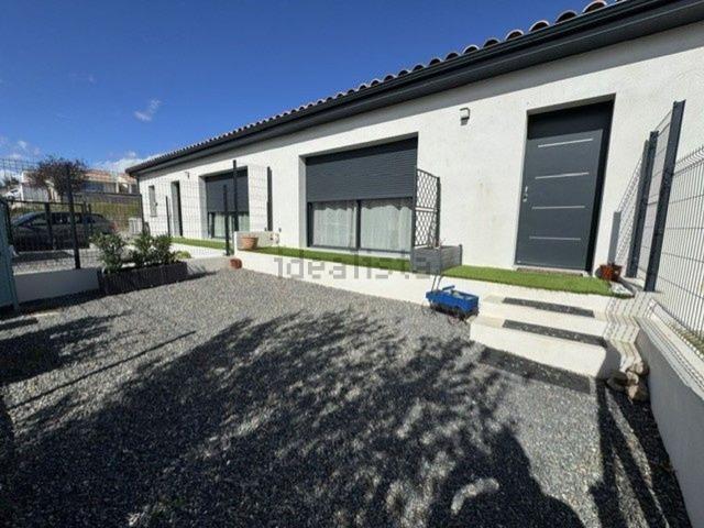 Maison, Villegly