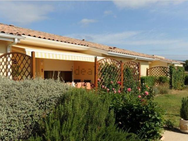 Maison, Villegly