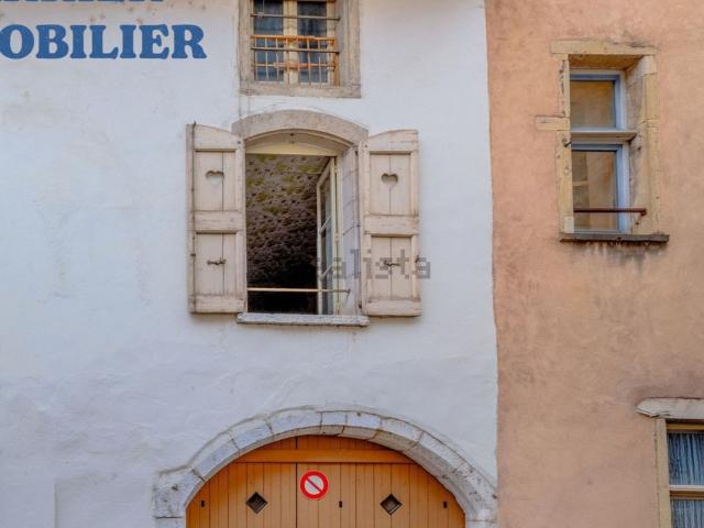 Maison, Villemoirieu