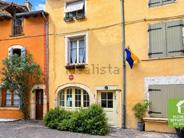 Maison, Villemoirieu