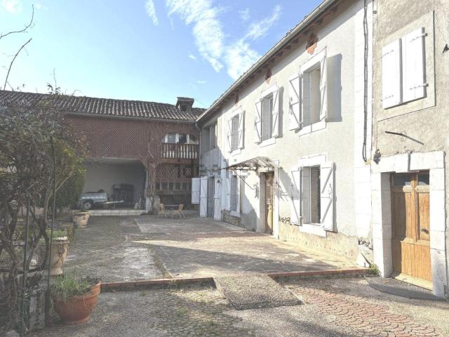 Maison, Villeneuve de Rivière