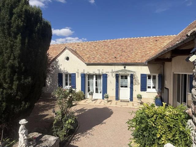 Maison, Villeneuve la Guyard