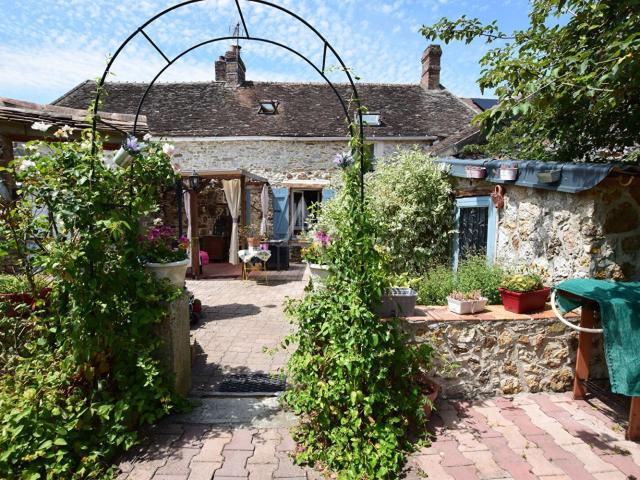 Maison, Villeneuve les Bordes