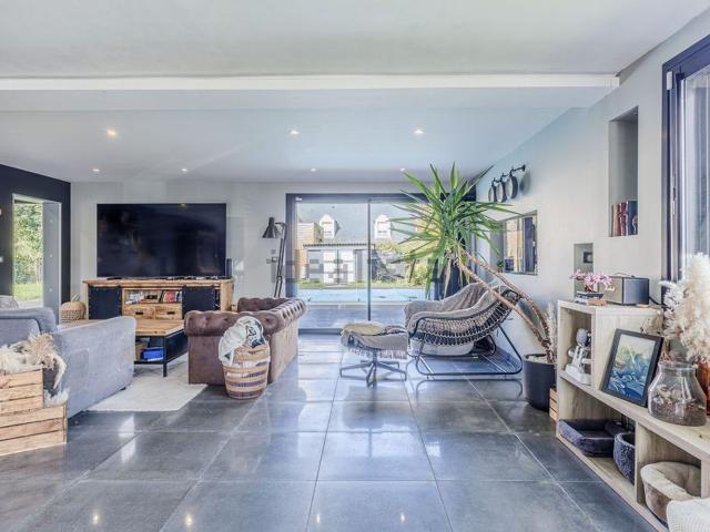 Maison, Villers Bocage