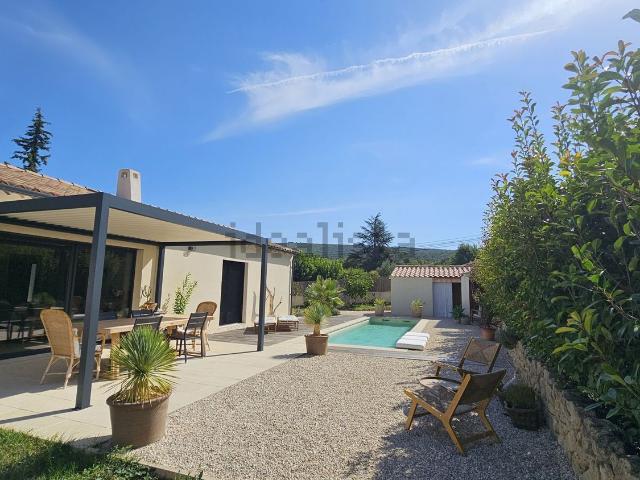 Maison, Villes sur Auzon