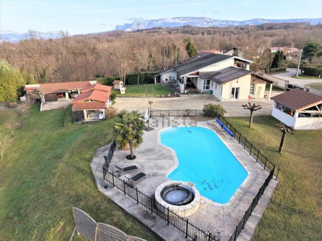 Maison, Vinay