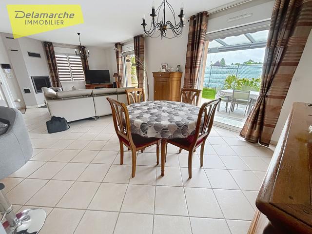 Maison Vire Normandie 14500 117m2, 3 chambres, studio, 606m2 terrain, vie de plain pied