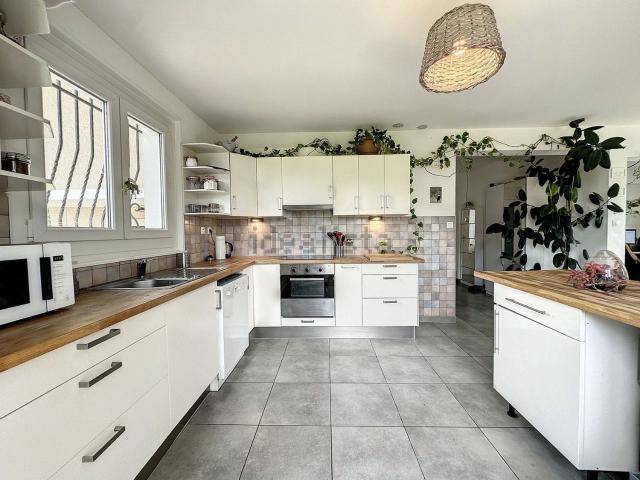Maison, Viry