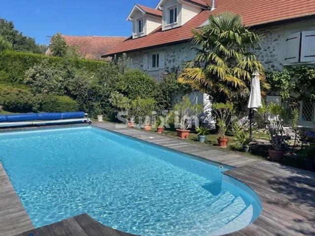Maison, Viry