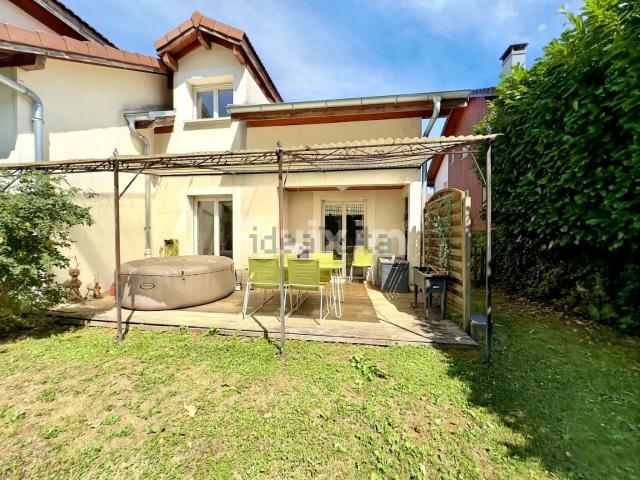 Maison, Viry