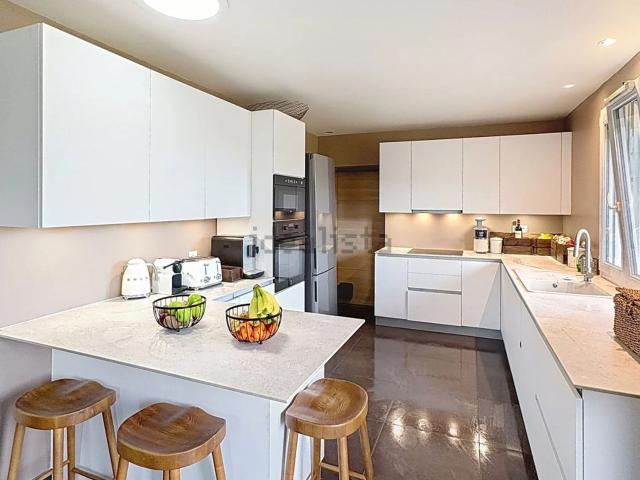 Maison, Viry