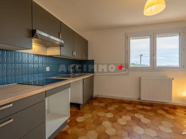 MAISON VUE PYRENEES T6 AVEC GROS POTENTIEL