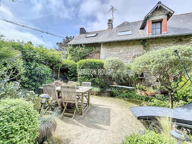 Maison XVIIème au coeur du bourg de Saint Briac