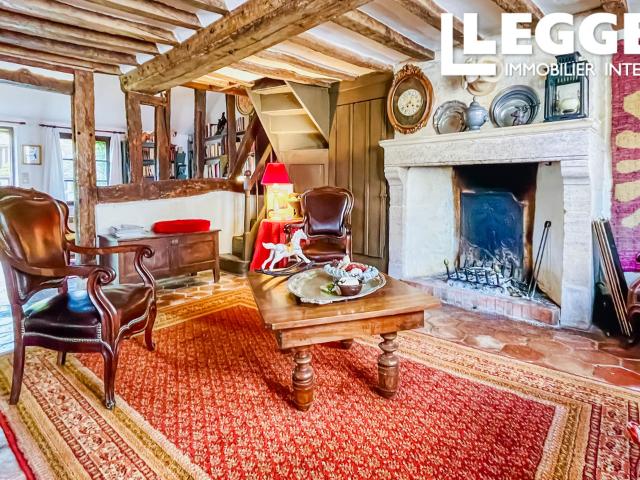 Maison XVIIIe avec jardin et maison d'hôtes au cœur d'un village au passé prestigieux proche du Haras du Pin