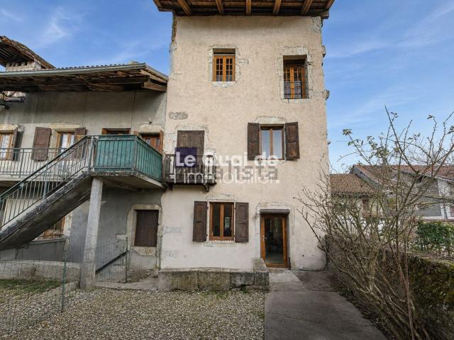 Maison, Yenne