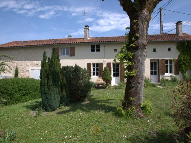 Maison, Yviers