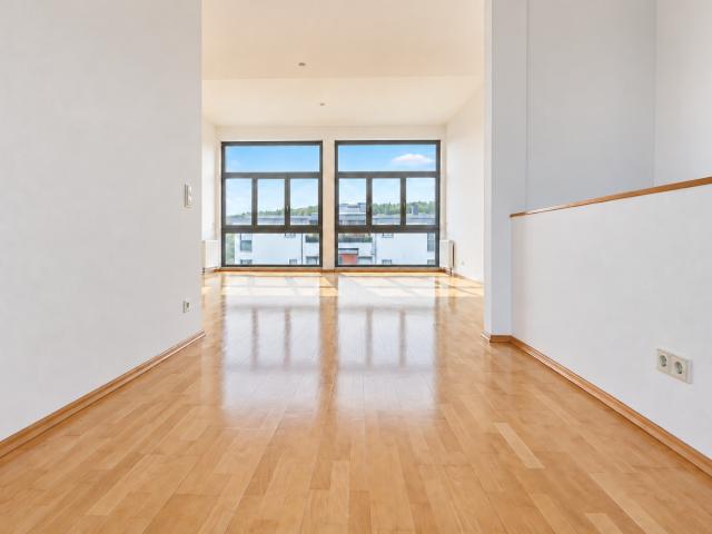 Maisonette mit Weitblick – Dachterrasse & Loggia im Camp King