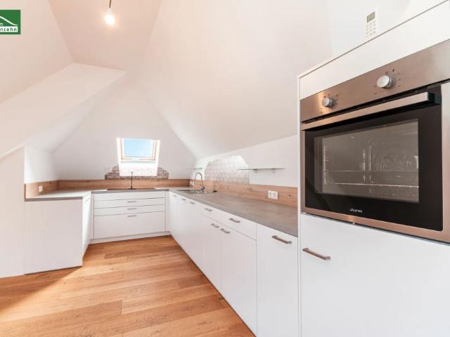 Maisonette mit Flair: Hochwertige Wohnung mit großzügiger Freiflächen! Einbauküche und Klimaanlage inklusive!