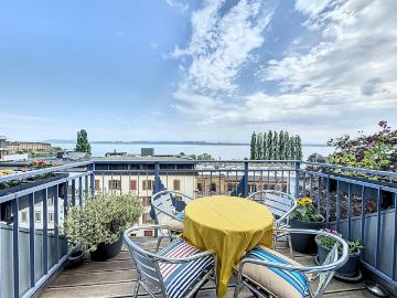 Maisonette mit Panoramablick auf den See und die Alpen
