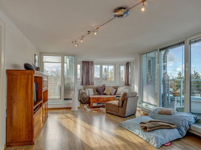 Maisonette apartment with balcony and roof terrace