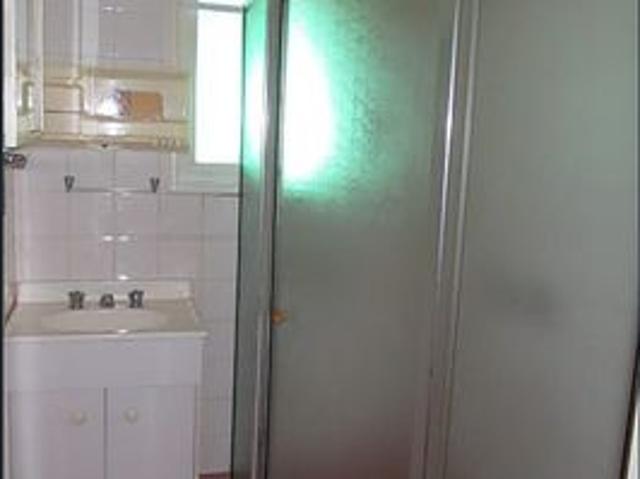 Maisonette Close to Schools and Shops