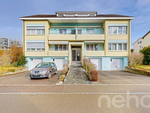 Maisonette Dachwohnung mit drei Balkonen und eigenem Gartenanteil
