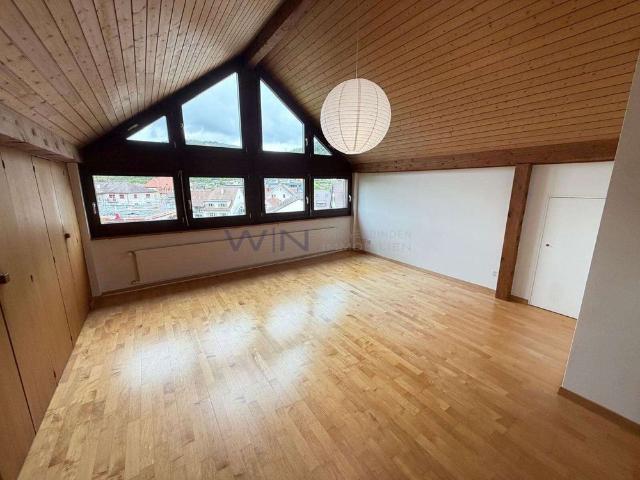 Maisonette Dachwohnung mit idealem ÖV Anschluss