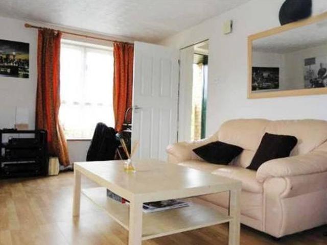 Maisonette for sale in Ramsthorn Grove Walnut Tree Milton Keynes MK7