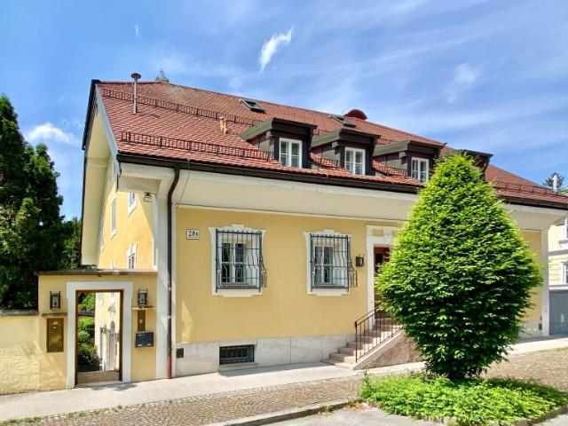 Maisonette in Biedermeier Villa
