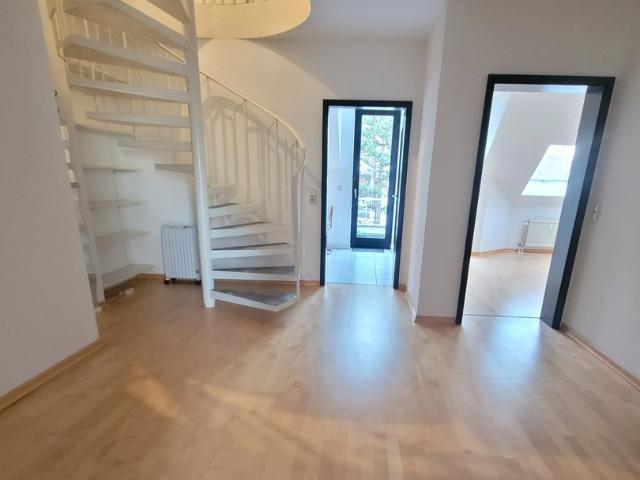 Maisonette Penthouse Wohnung in Rheinnähe