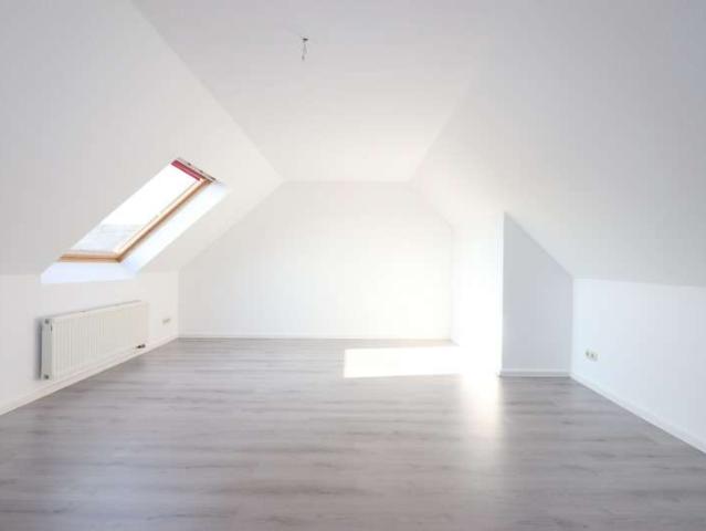 MAISONETTE SCHNÄPPCHEN mit EINBAUKÜCHE auf dem KAßBERG