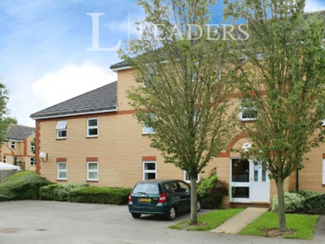 Maisonette to rent in College Fields, Woodhead Drive, Cambridge, CB4 | Leaders