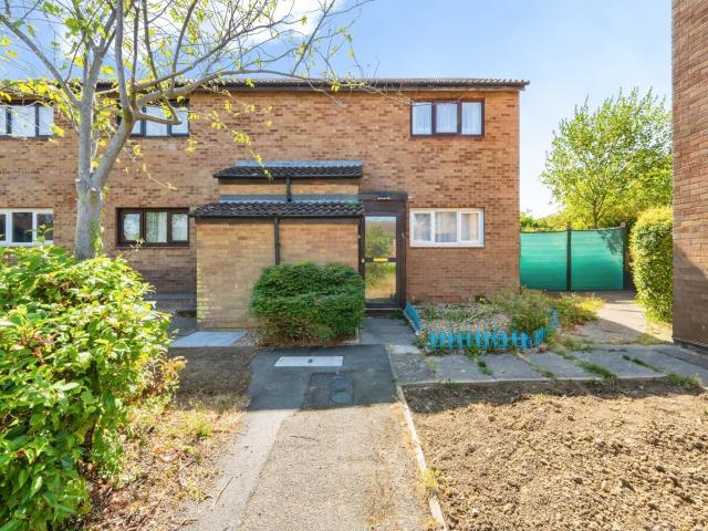 Maisonette to rent in Downland, Two Mile Ash, Milton Keynes, Buckinghamshire, MK8 | Leaders