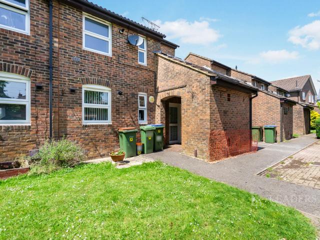 Maisonette to rent in Elm Grove, Horsham, RH13 | Leaders