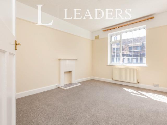 Maisonette to rent in High Street, Sevenoaks, TN13 | Leaders