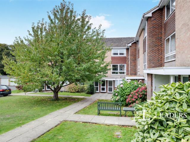 Maisonette to rent in Marryat Court, Montagu Road, Christchurch, BH23 | Leaders
