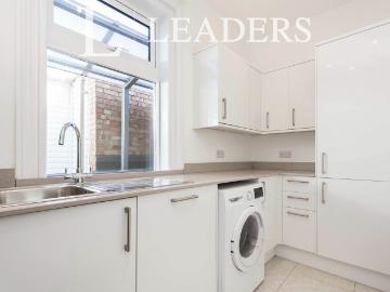 Horsham, West Sussex county, Sussex - Equipped kitchen