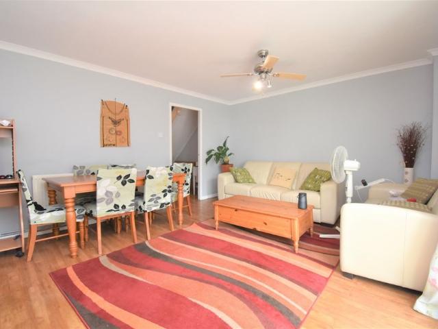 Maisonette to rent Pollard Walk, Sidcup, DA14
