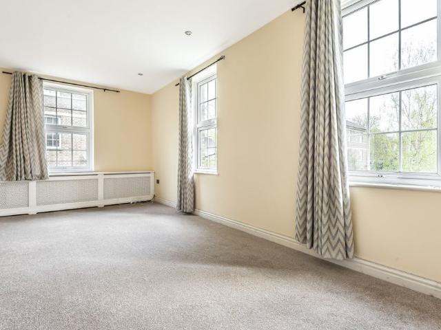 Maisonette to rent Ryculff Square, London, SE3