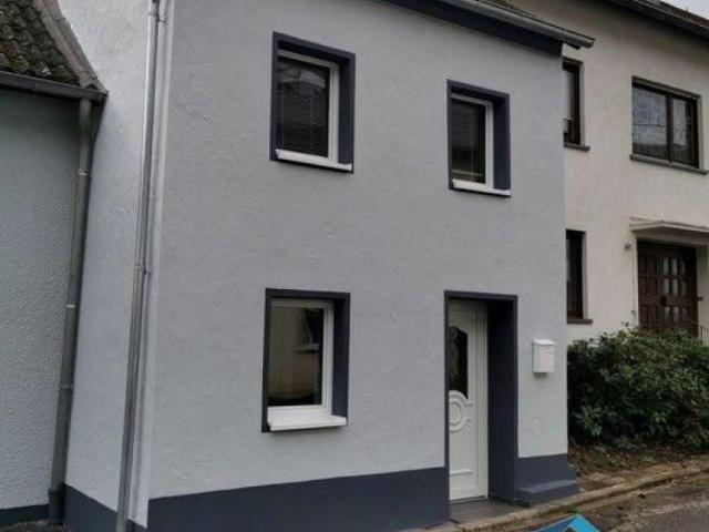 Maisonette Whg TOP modernisiert, ca. 81 m² 2 Z, EBK, Bad, Stellplatz, 1. 15 10