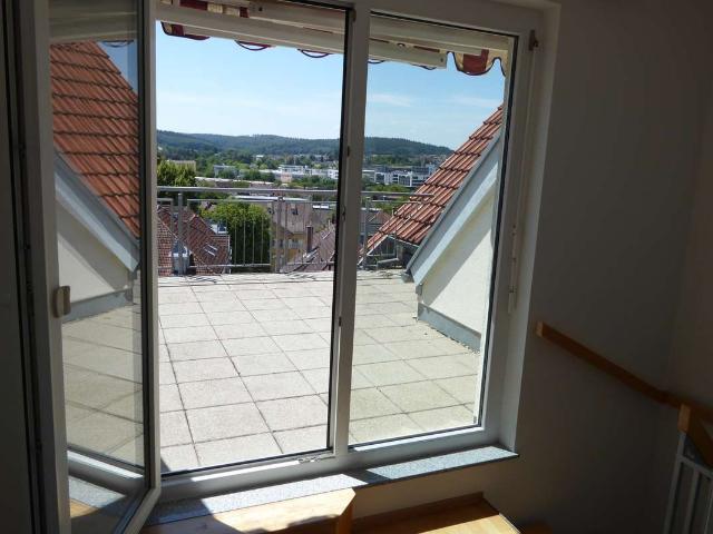 Maisonette Whg Balkon und Dachterrasse inkl. Küche & TG Stellplatz
