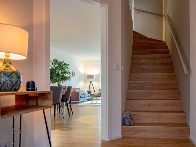 Maisonette Whg. für Familie mit Kind | Kl. Garten | Nähe Stadtzentrum & Klinikum | Bad m. Wanne/DU