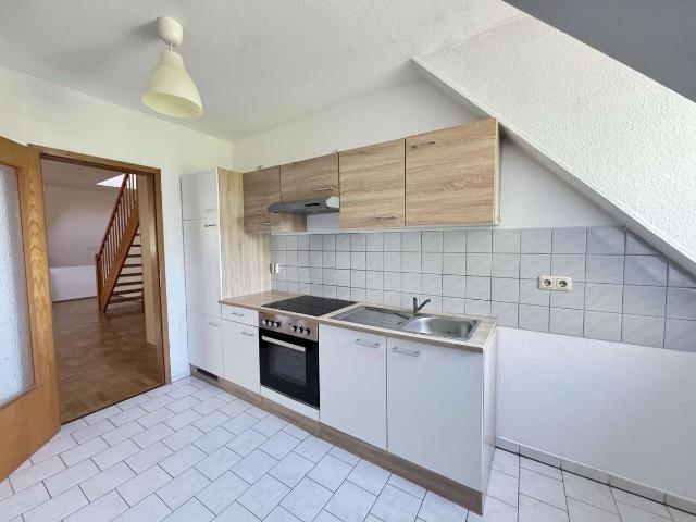 Maisonette Wohnung mit ca. 93 m², Einbauküche, Parkett und Blick ins Grüne