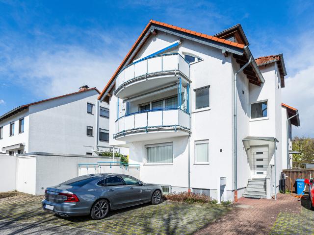 Maisonette Wohnung mit Tageslichtbad, Terrasse, guter Raumaufteilung und Kfz Stellplatz