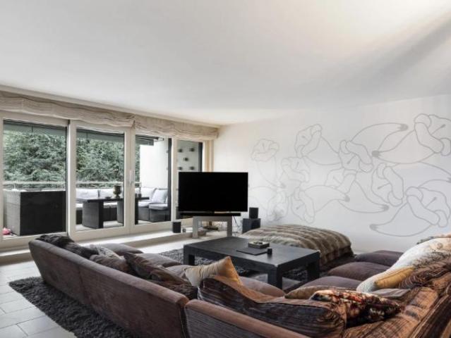 Maisonette Wohnung mit Terrasse und Garten in Pully Sud